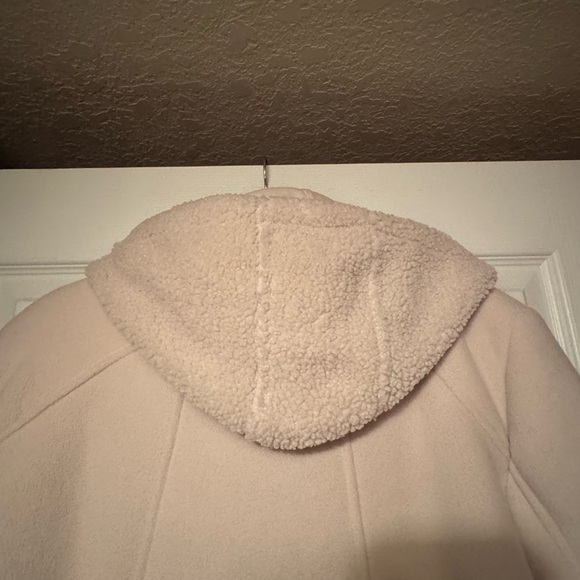 Koolaburra Sz XL Cream Faux Fur Sherpa Jacket with Hood - Picture 9 of 12